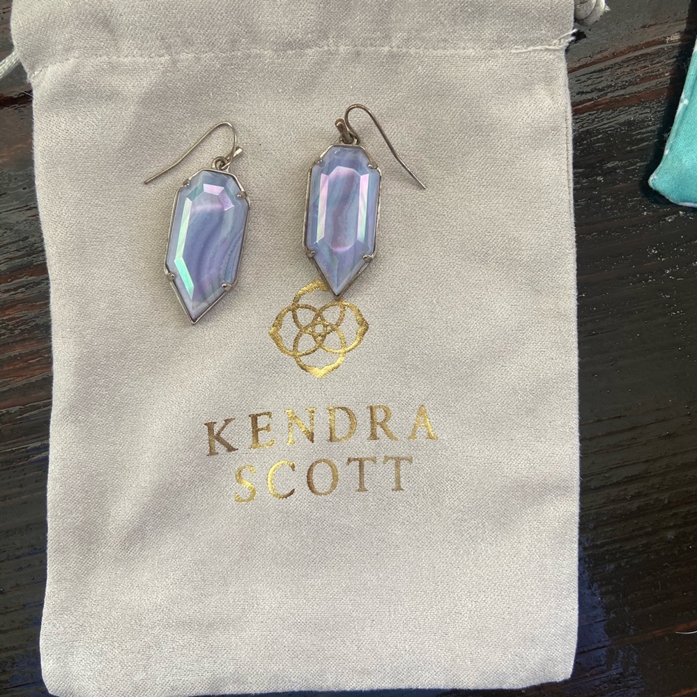 Palmer earrings in iridescent blue lace agate